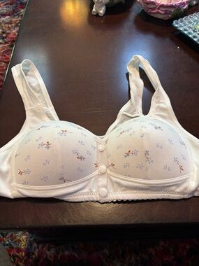 White Floral Front-Closure Comfort Bra NWOT